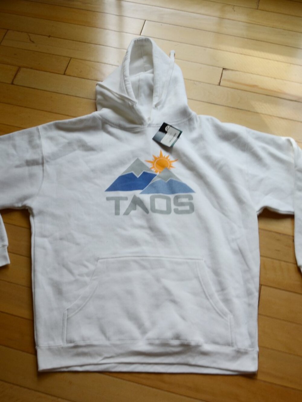 Ouray benchmark hoodie White Size L NWT
